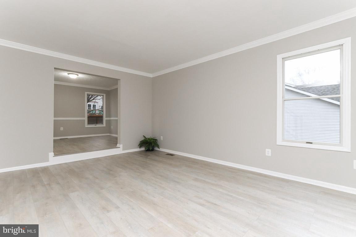 7255 Kindler Road Columbia, MD 21046 - Photo 4 of 49 Living Room
