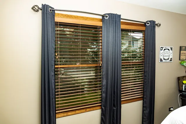 $359,900 | 6916 Astoria Drive, Plainfield, IL 60586