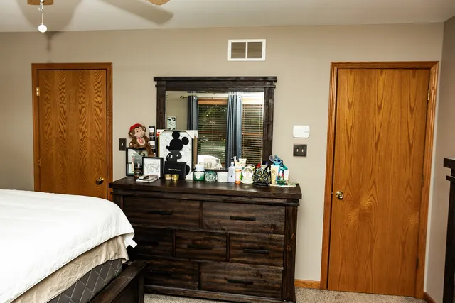 $359,900 | 6916 Astoria Drive, Plainfield, IL 60586