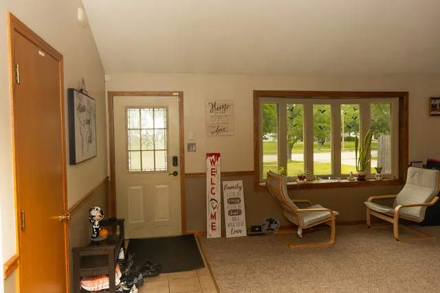 $359,900 | 6916 Astoria Drive, Plainfield, IL 60586