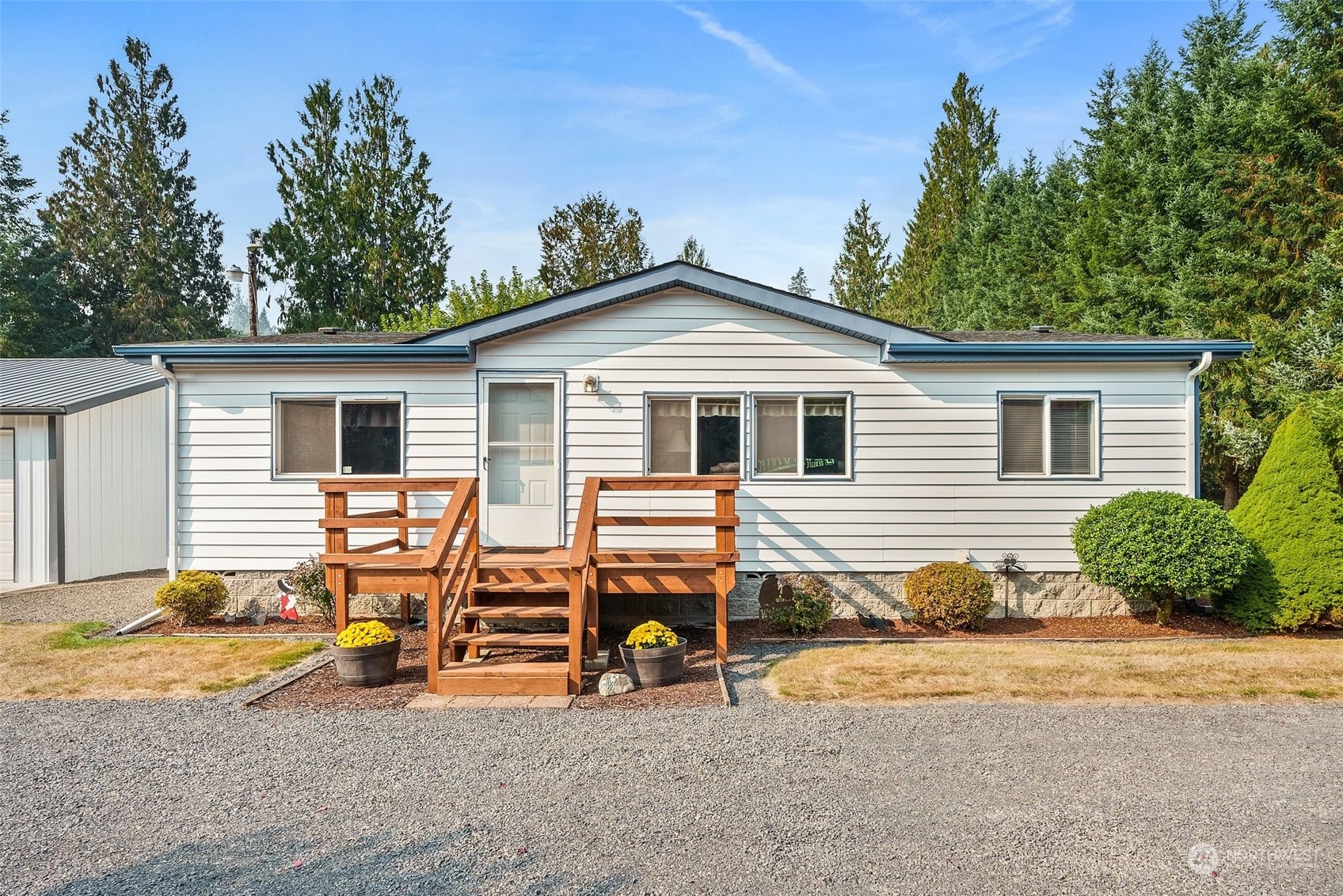 824 Winlock-Vader Road Winlock, WA 98596 - Photo 1 of 36 a view of a house with a patio