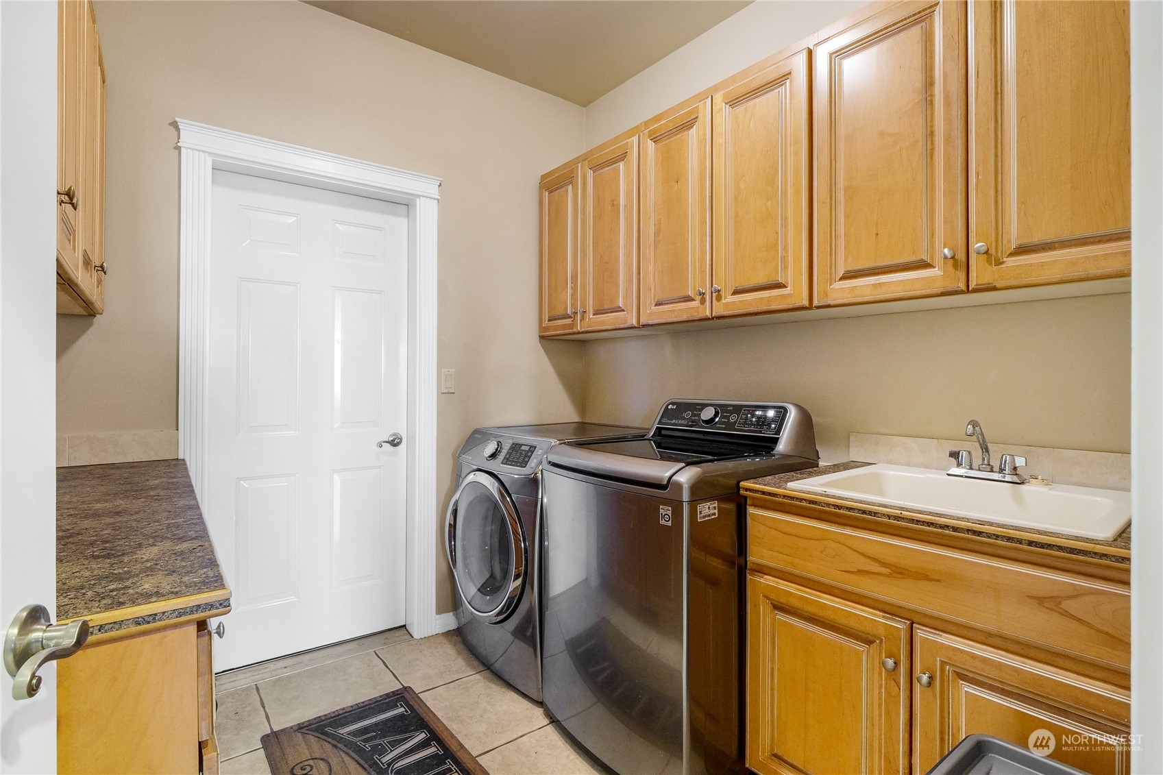 6677 D 8th Road Northeast Moses Lake, WA 98837 - Photo 16 of 40 Gallery Image 16