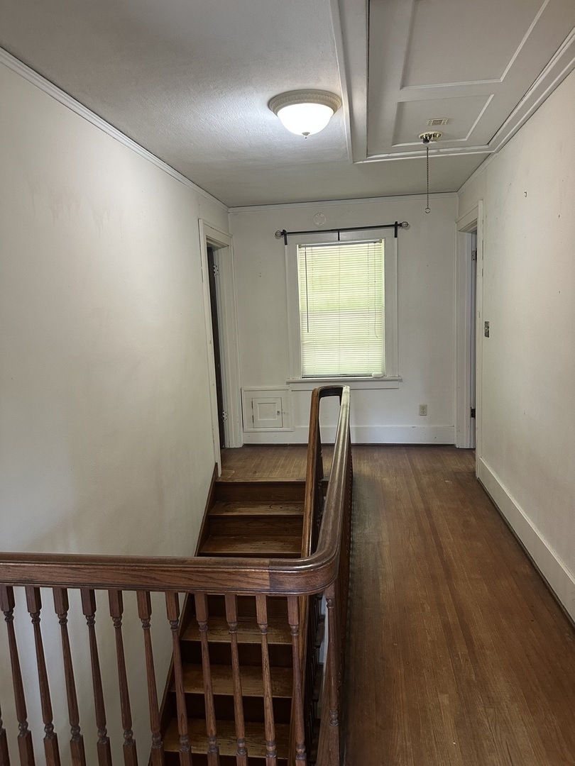 1418 North Sheridan Road Peoria, IL 61606 - Photo 19 of 34 a view of entryway with wooden floor