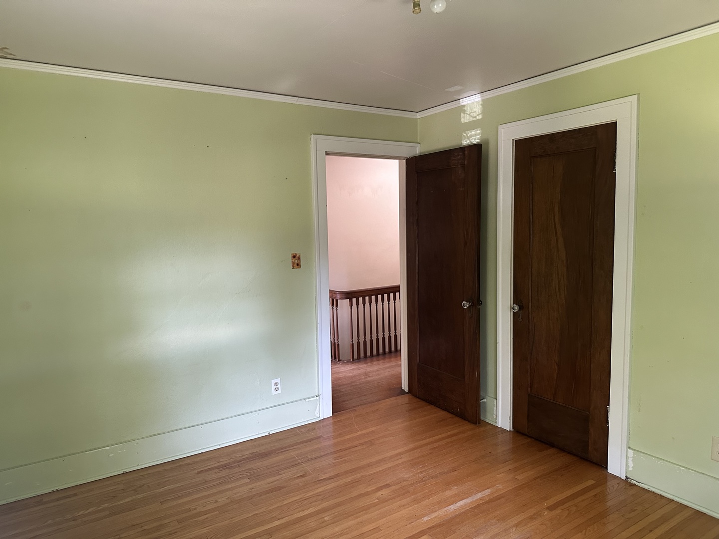 1418 North Sheridan Road Peoria, IL 61606 - Photo 24 of 34 a view of entryway with wooden floor