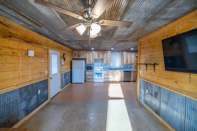 $225,000 | 9539 Northeast 866 Road, Lowry City, MO 64763