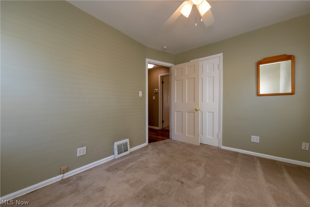 1461 Sunset Road Cleveland, OH 44124 - Photo 13 of 29