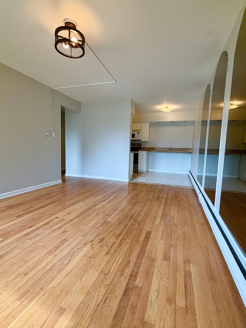 605 North Wolf Road, Unit 8E Hillside, IL 60162 - Photo 5 of 18