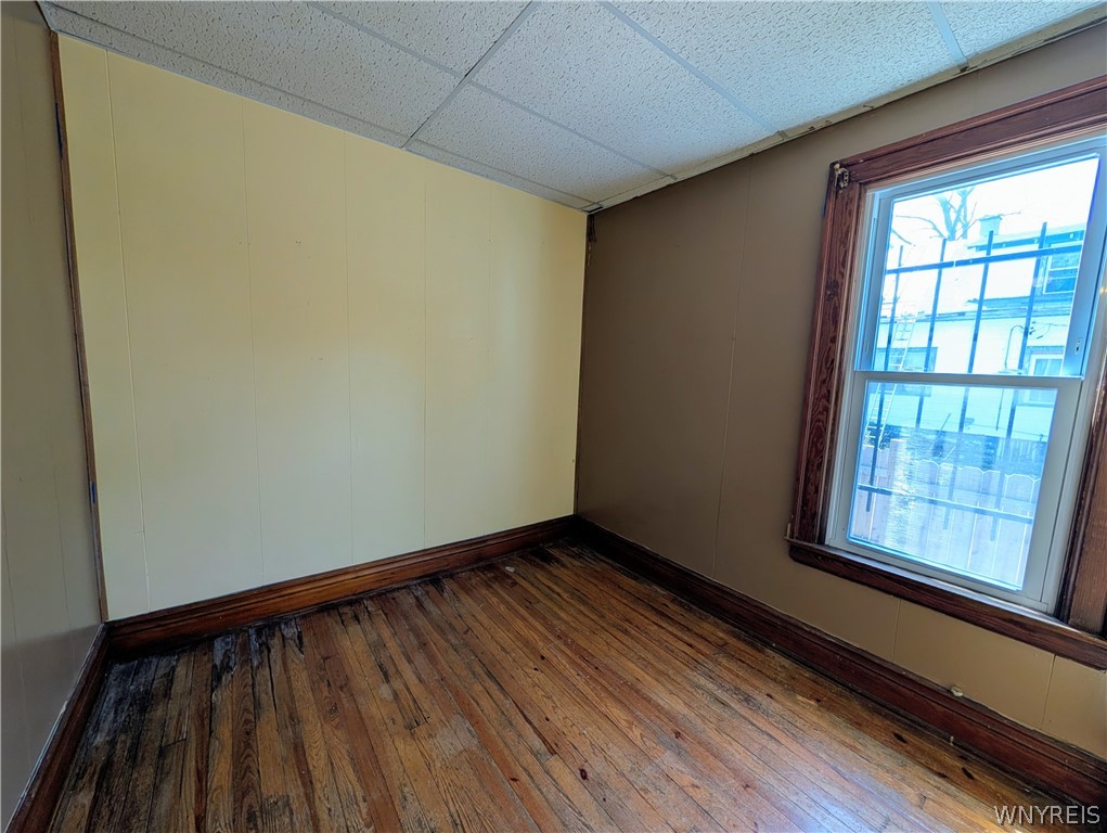 325 Box Avenue Buffalo, NY 14211 - Photo 14 of 25 Bedroom #2 - 325 Box Ave (lower), Buffalo, NY 1421