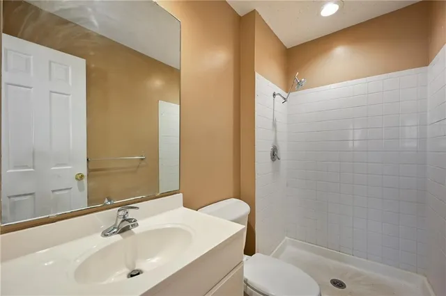 $165,000 | 6208 East 129 Street, Grandview, MO 64030