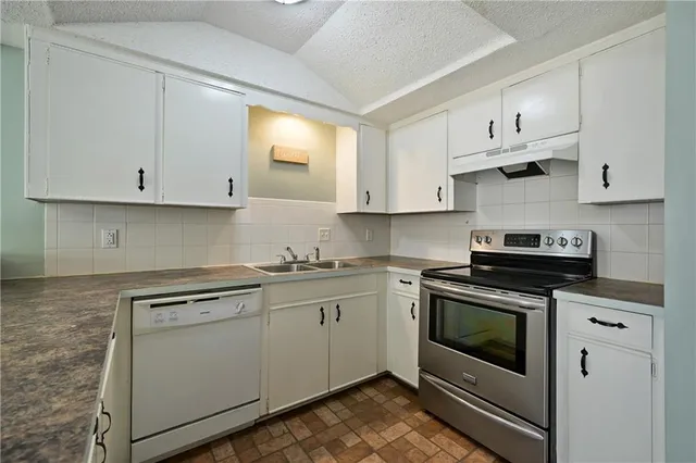 $165,000 | 6208 East 129 Street, Grandview, MO 64030