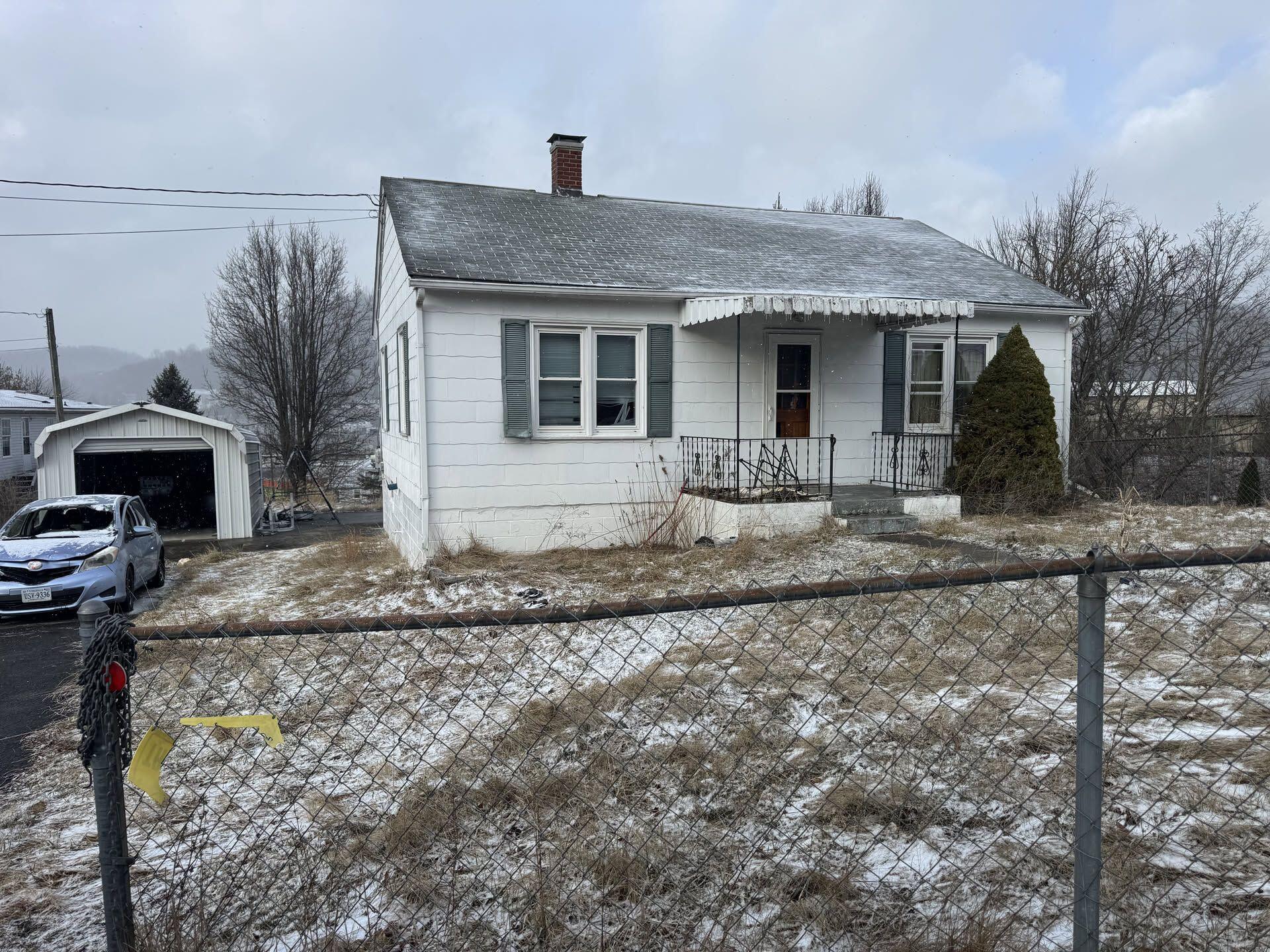 196 Perdue Street Bluefield, WV 24701 - Photo 1 of 28 image 801438