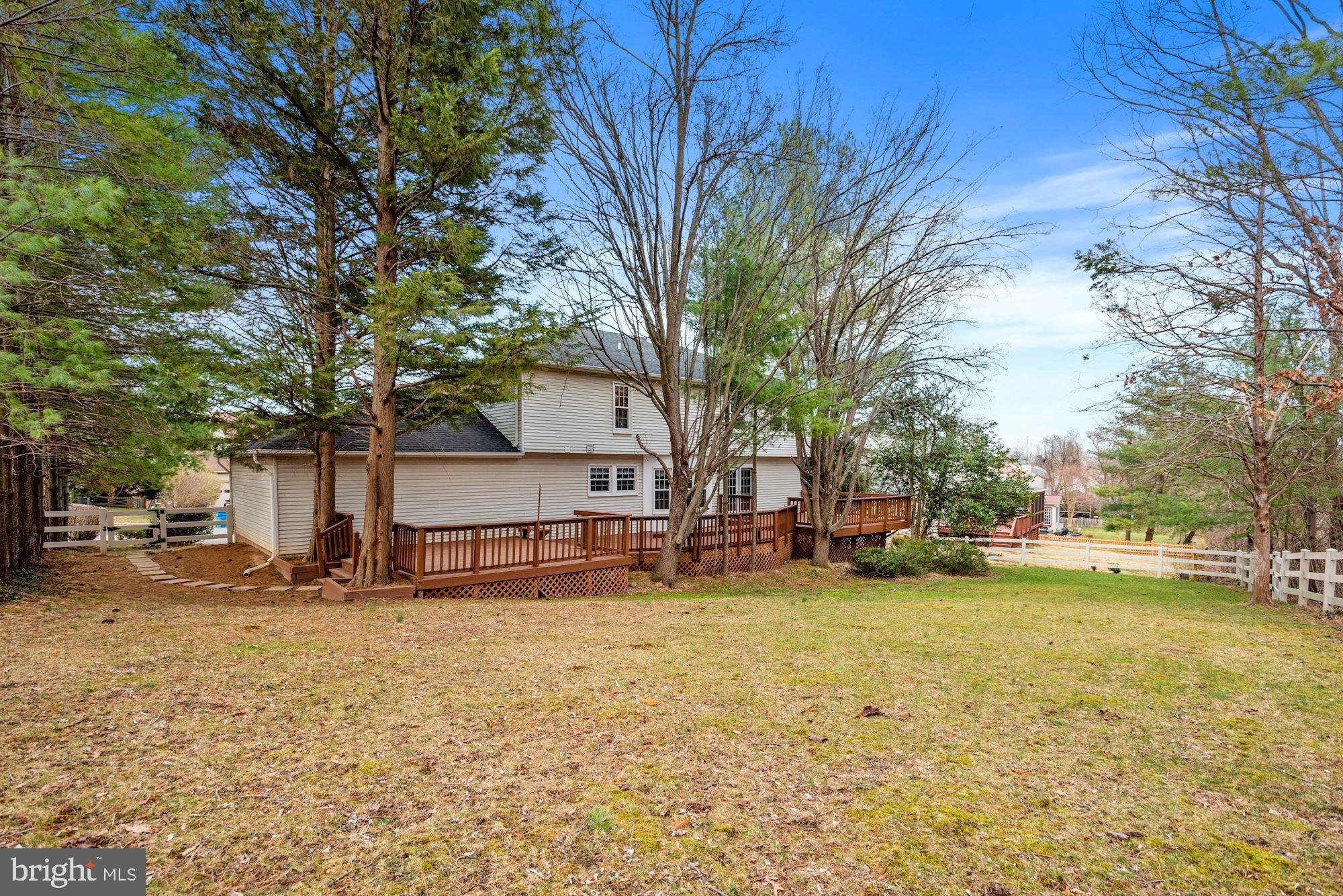 1916 East Beech Road Sterling, VA 20164 - Photo 28 of 31 Amazing Backyard