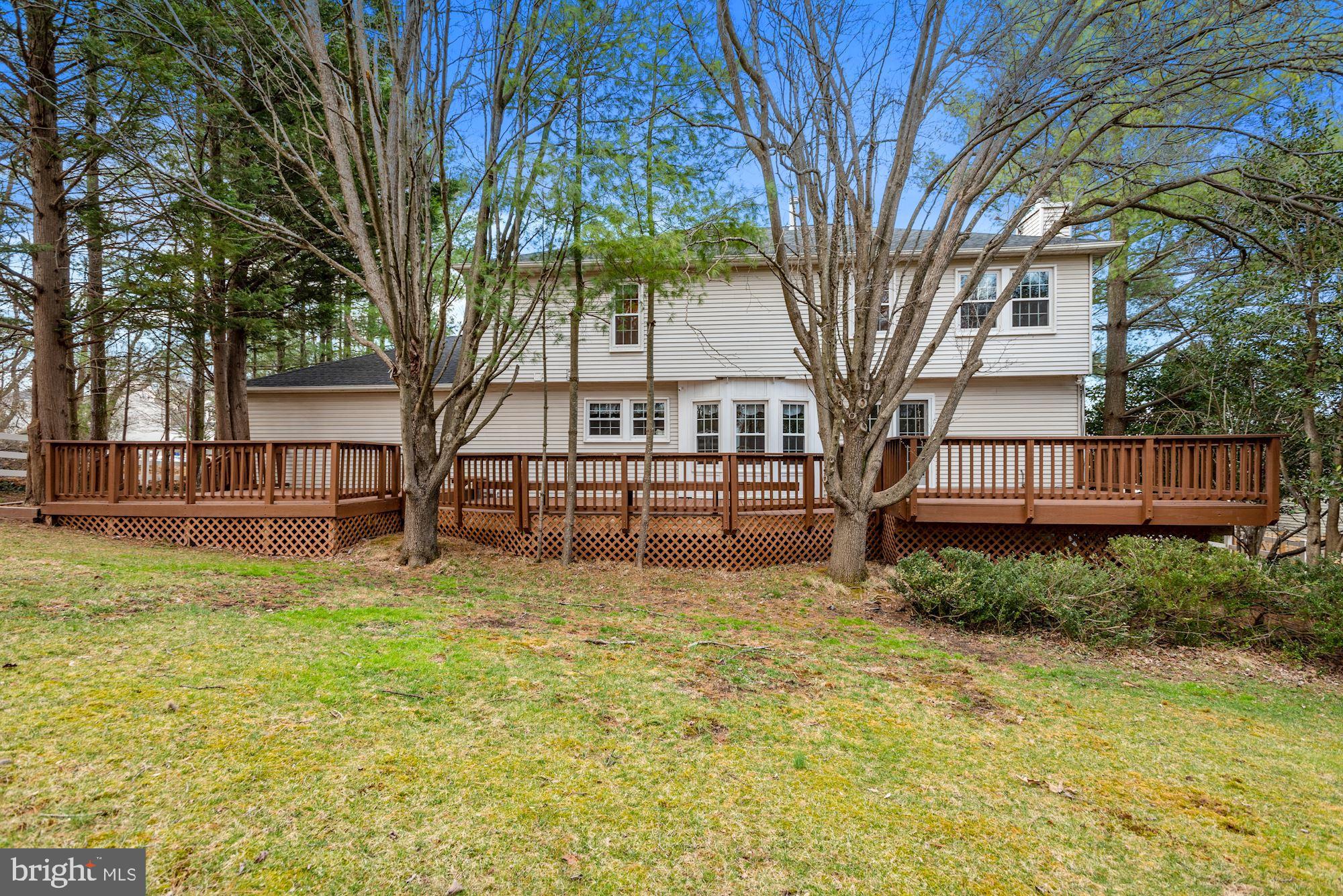 1916 East Beech Road Sterling, VA 20164 - Photo 29 of 31 Deck perfect for entertaining