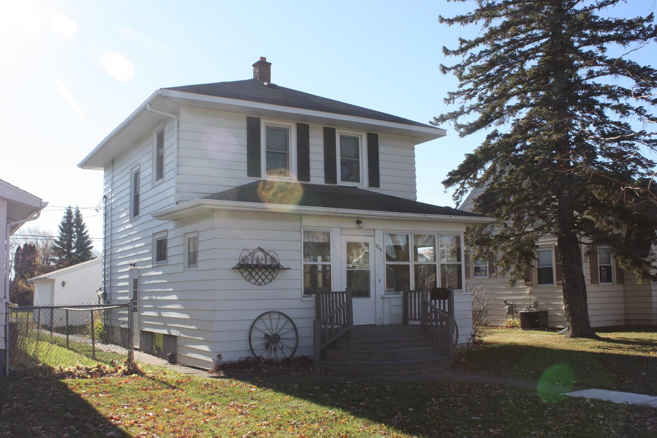 820 Lincoln Street Superior, WI 54880 - Photo 2 of 49