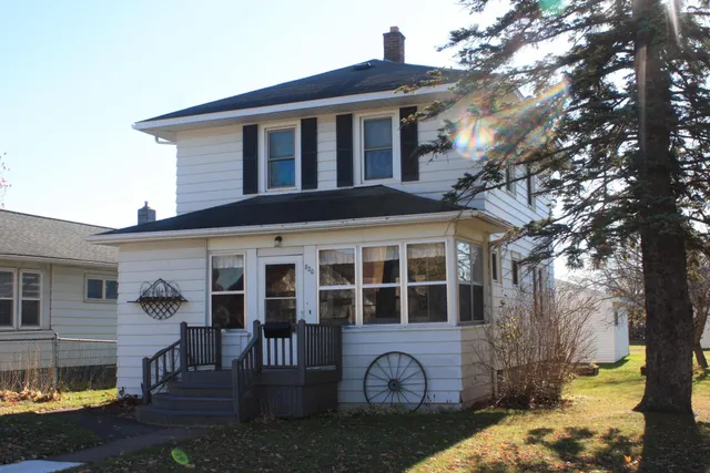 $209,900 | 820 Lincoln Street, Superior, WI 54880