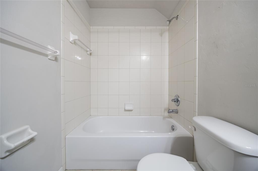 9862 Northwest 18th Road Gainesville, FL 32606 - Photo 37 of 50