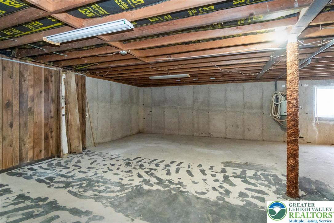 7243 Kingstead Drive Slatington, PA 18080 - Photo 34 of 36