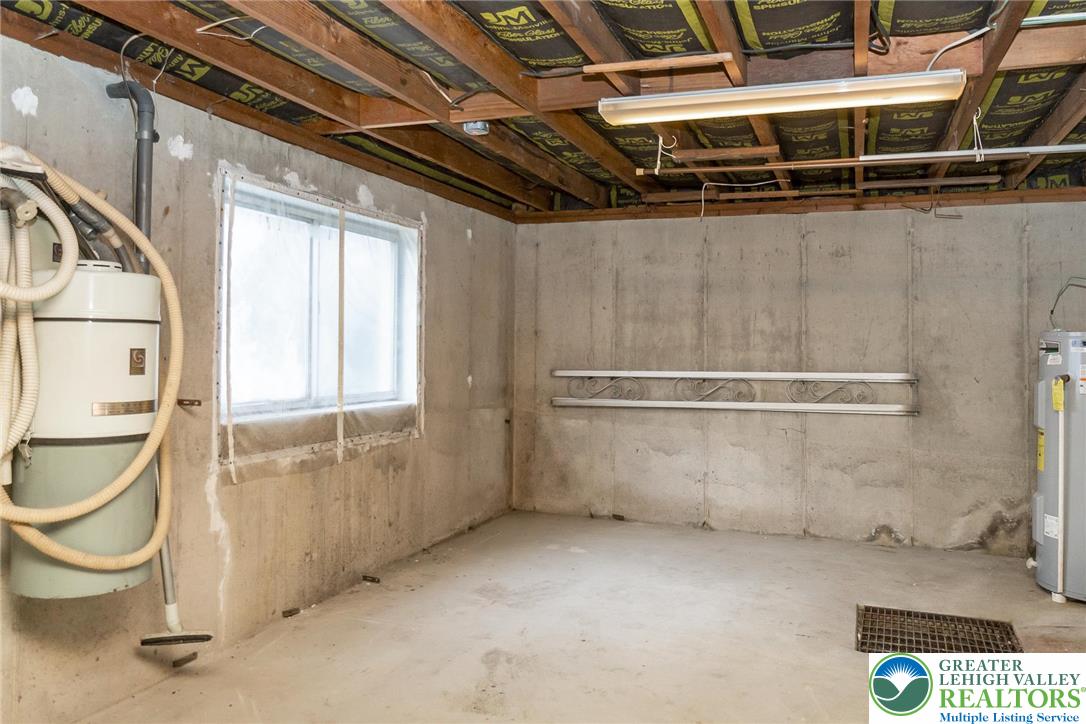 7243 Kingstead Drive Slatington, PA 18080 - Photo 36 of 36 a view of an empty room