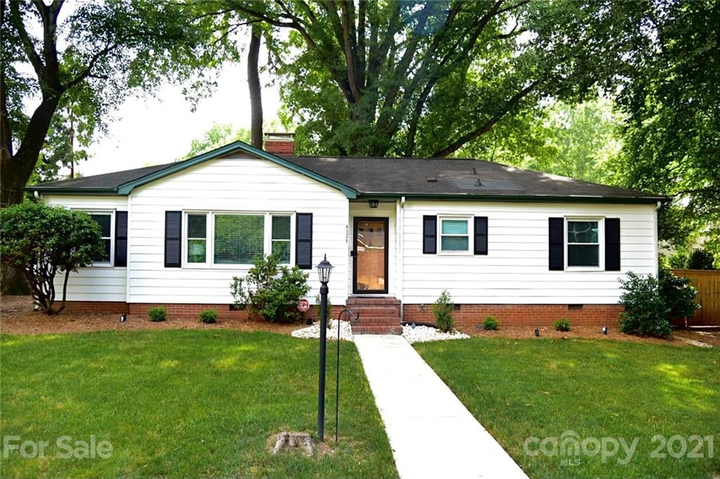 4326 Castleton Road Charlotte, NC 28211 - Photo 2 of 33 a front view of house with yard and green space
