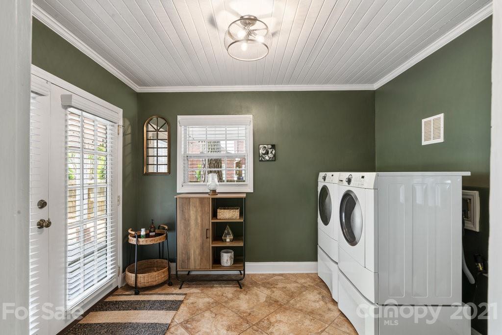 4326 Castleton Road Charlotte, NC 28211 - Photo 23 of 33 a utility room with dryer and washer