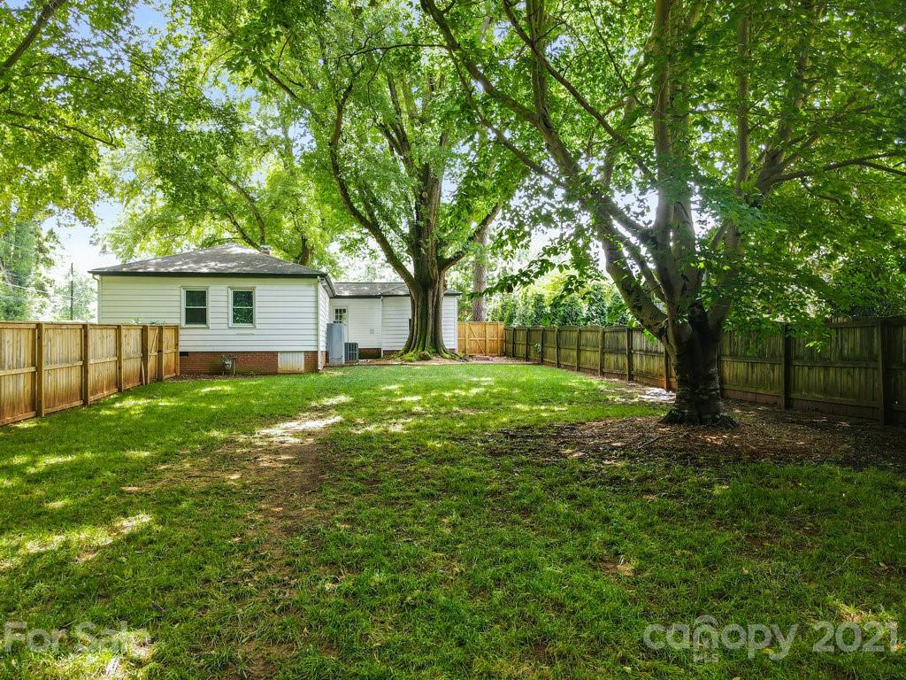 4326 Castleton Road Charlotte, NC 28211 - Photo 30 of 33 a front view of house with yard and green space