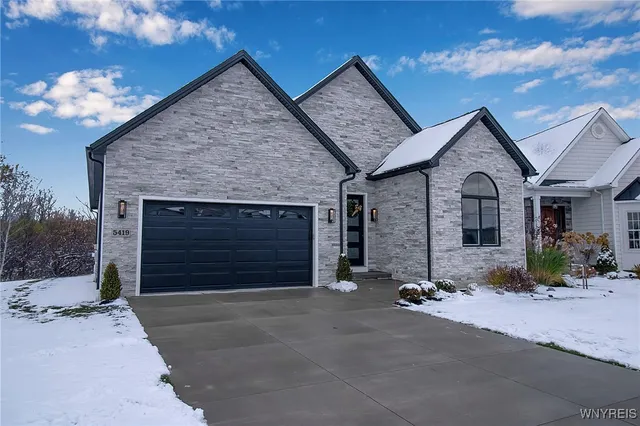 $649,900 | 5419 Alderbrook Lane, Clarence, NY 14031