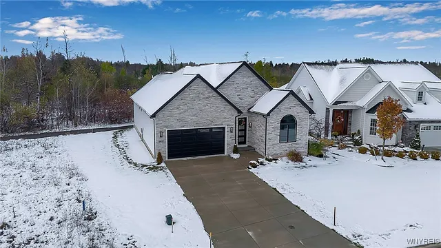 $649,900 | 5419 Alderbrook Lane, Clarence, NY 14031