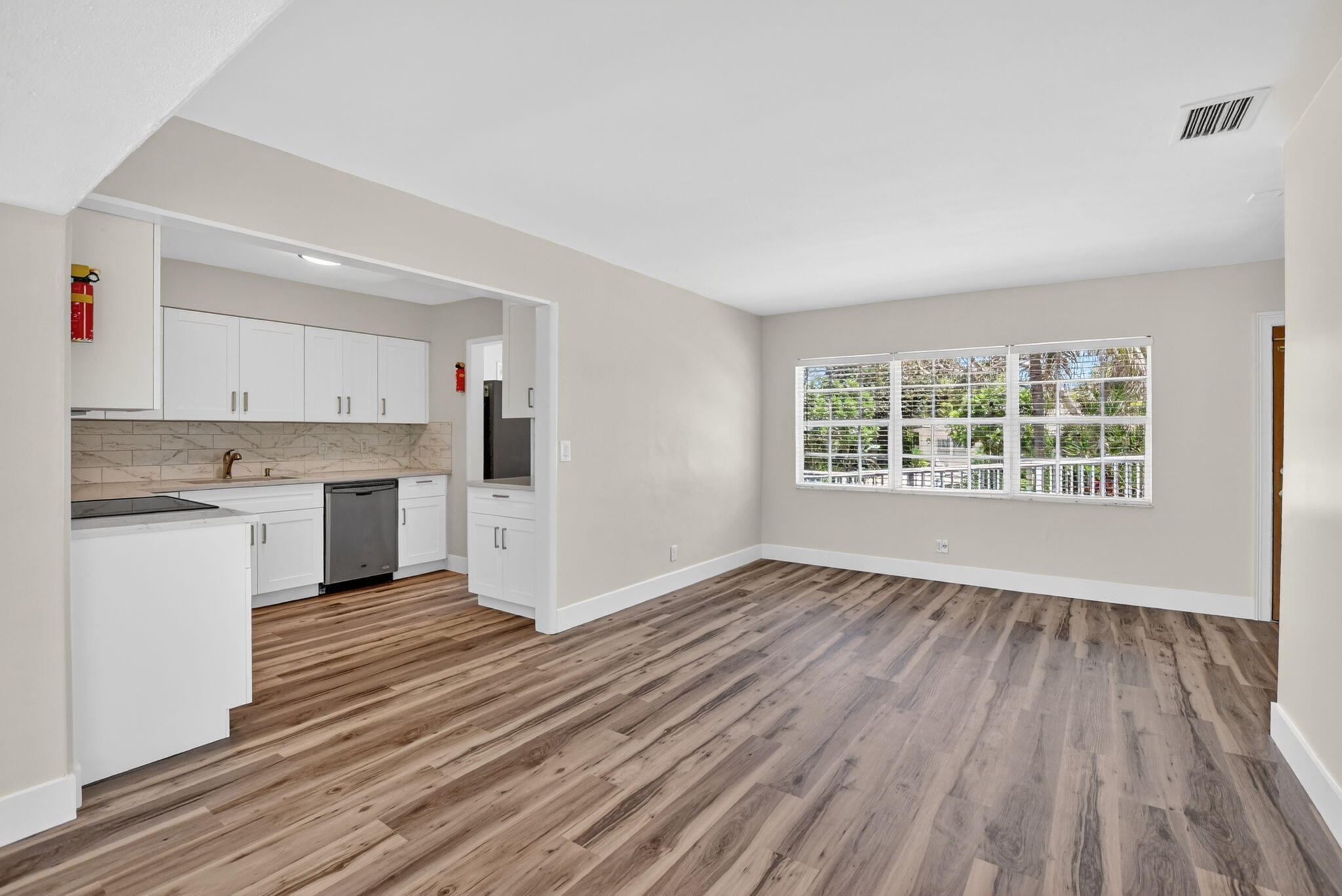 277 Northwest 3rd Court Boca Raton, FL 33432 - Photo 9 of 49 10-web-or-mls-DSC_0201
