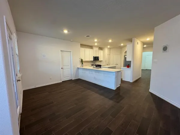 $2,900 | 2916 Brady Starr Drive, Aubrey, TX 76227