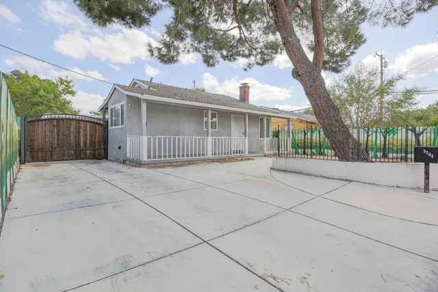 $379,000 | 3704 Willow Street, Sacramento, CA 95838