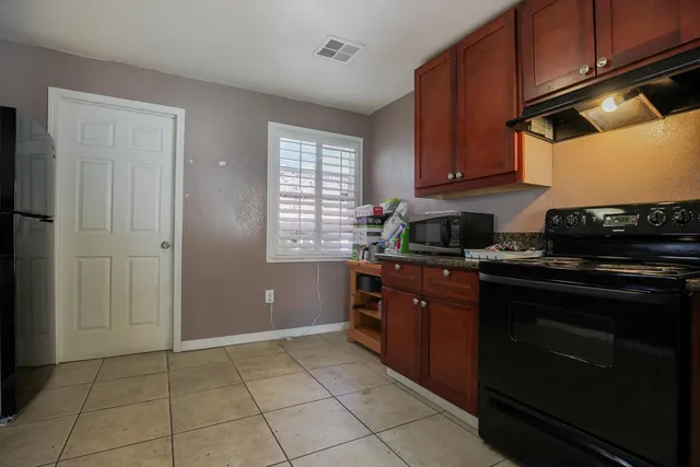 $379,000 | 3704 Willow Street, Sacramento, CA 95838