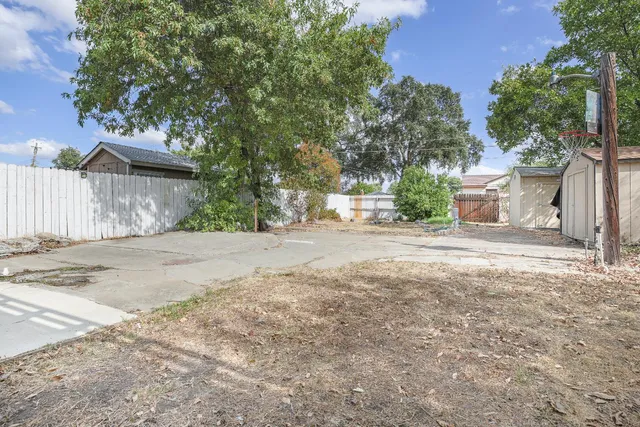 $379,000 | 3704 Willow Street, Sacramento, CA 95838
