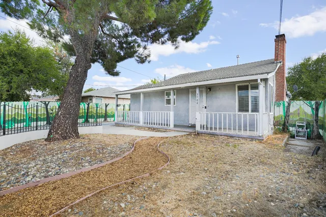 $379,000 | 3704 Willow Street, Sacramento, CA 95838