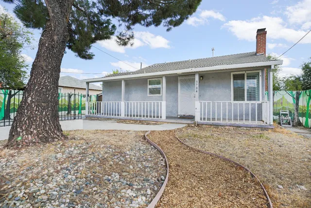 $379,000 | 3704 Willow Street, Sacramento, CA 95838