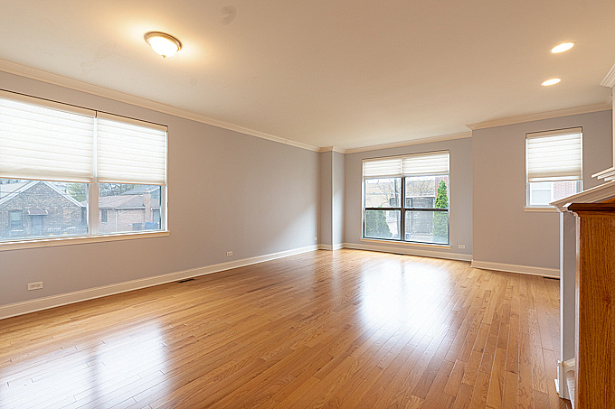 955 West 37th Street, Unit 8 Chicago, IL 60609 - Photo 4 of 26