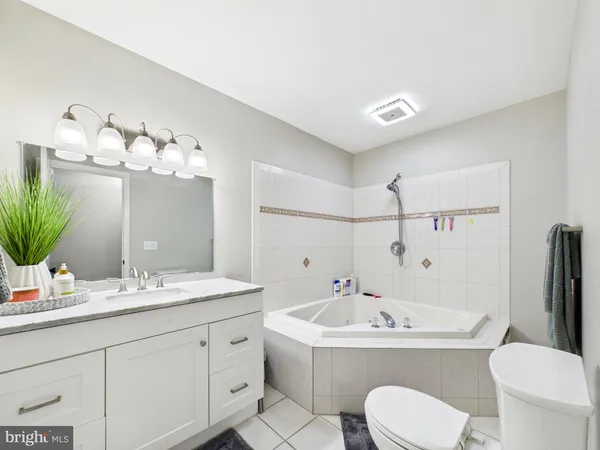 $425,000 | 25095 Trunk Line Road, Henderson, MD 21640