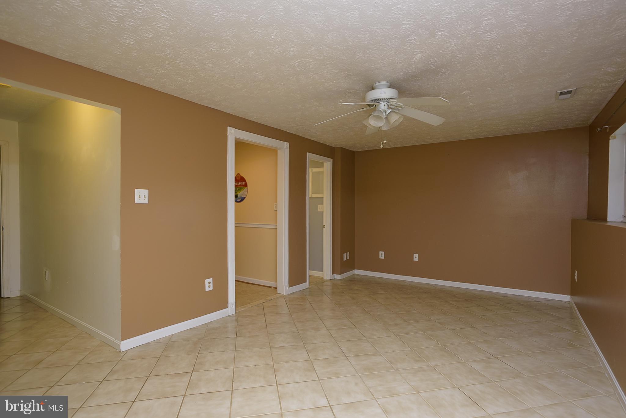 9330 Ridings Way Laurel, MD 20723 - Photo 22 of 29 Family Room