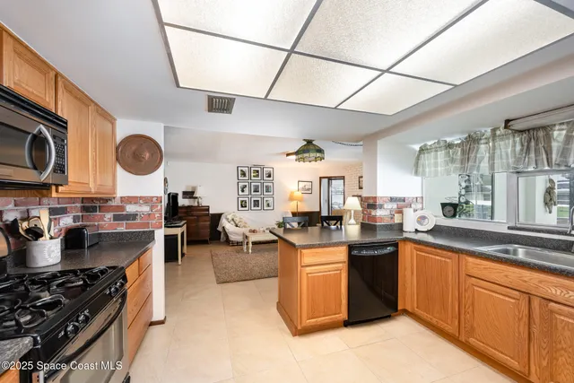 $3,950 | 419 St Georges Court, Satellite Beach, FL 32937