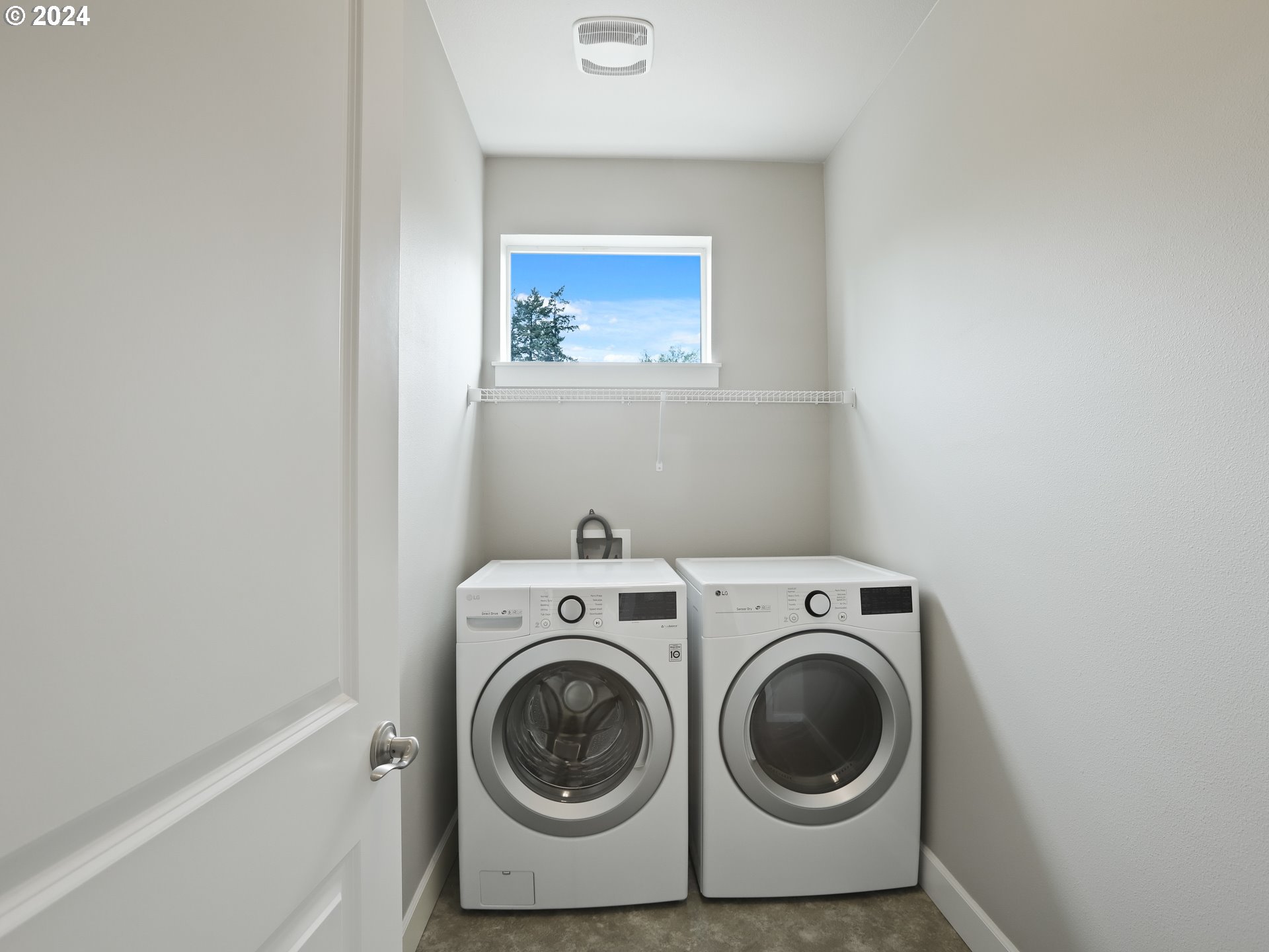 8087 Southwest Oldham Drive Beaverton, OR 97007 - Photo 38 of 46 a utility room with dryer and washer
