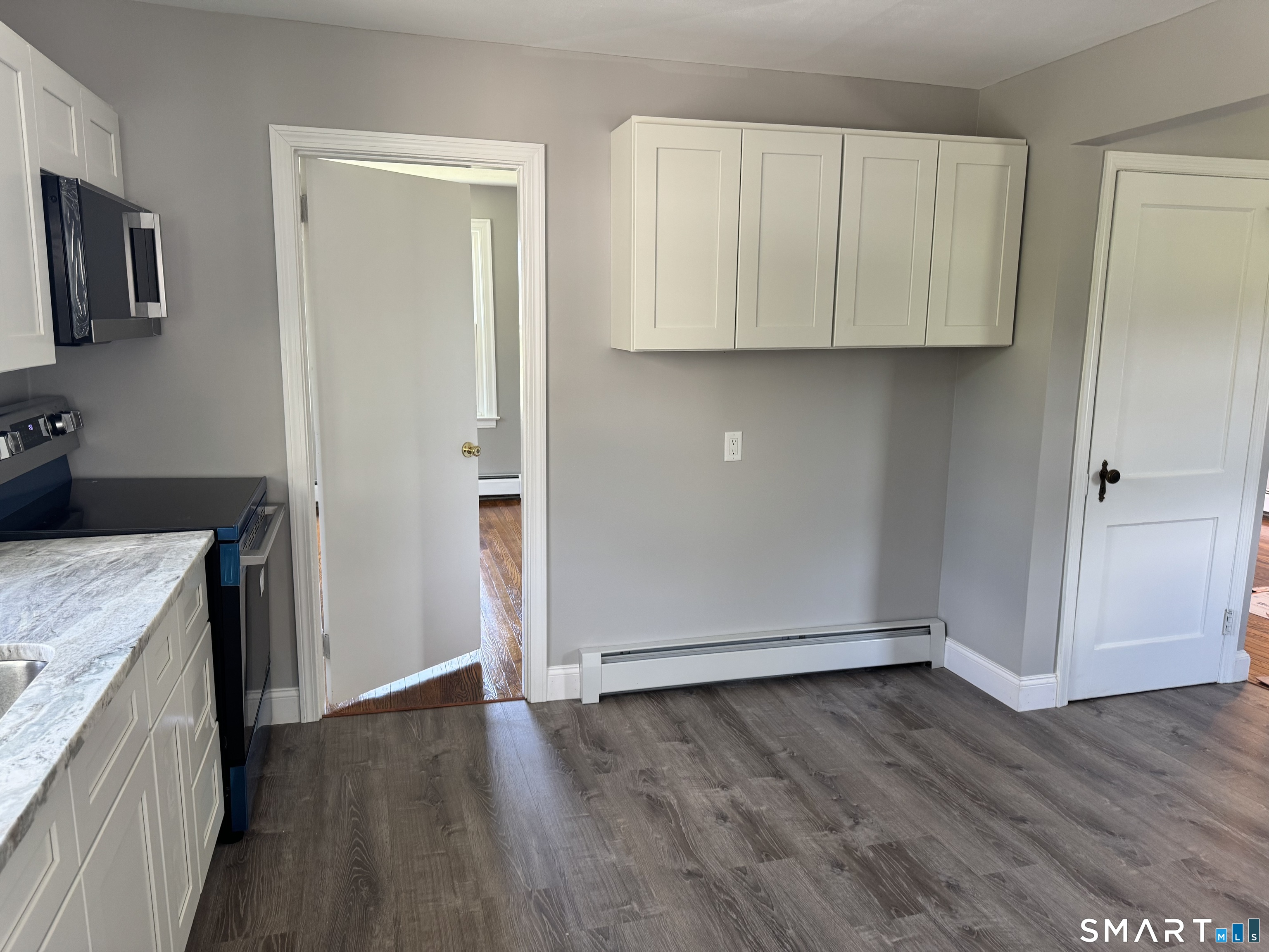 405 Wolcott Road Wolcott, CT 06716 - Photo 3 of 22
