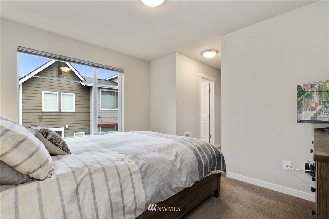 4326 Northeast 3rd Street Renton, WA 98059 - Photo 14 of 22