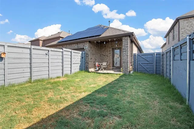 $2,300 | 1412 Green Leaf Drive, Little Elm, TX 76227