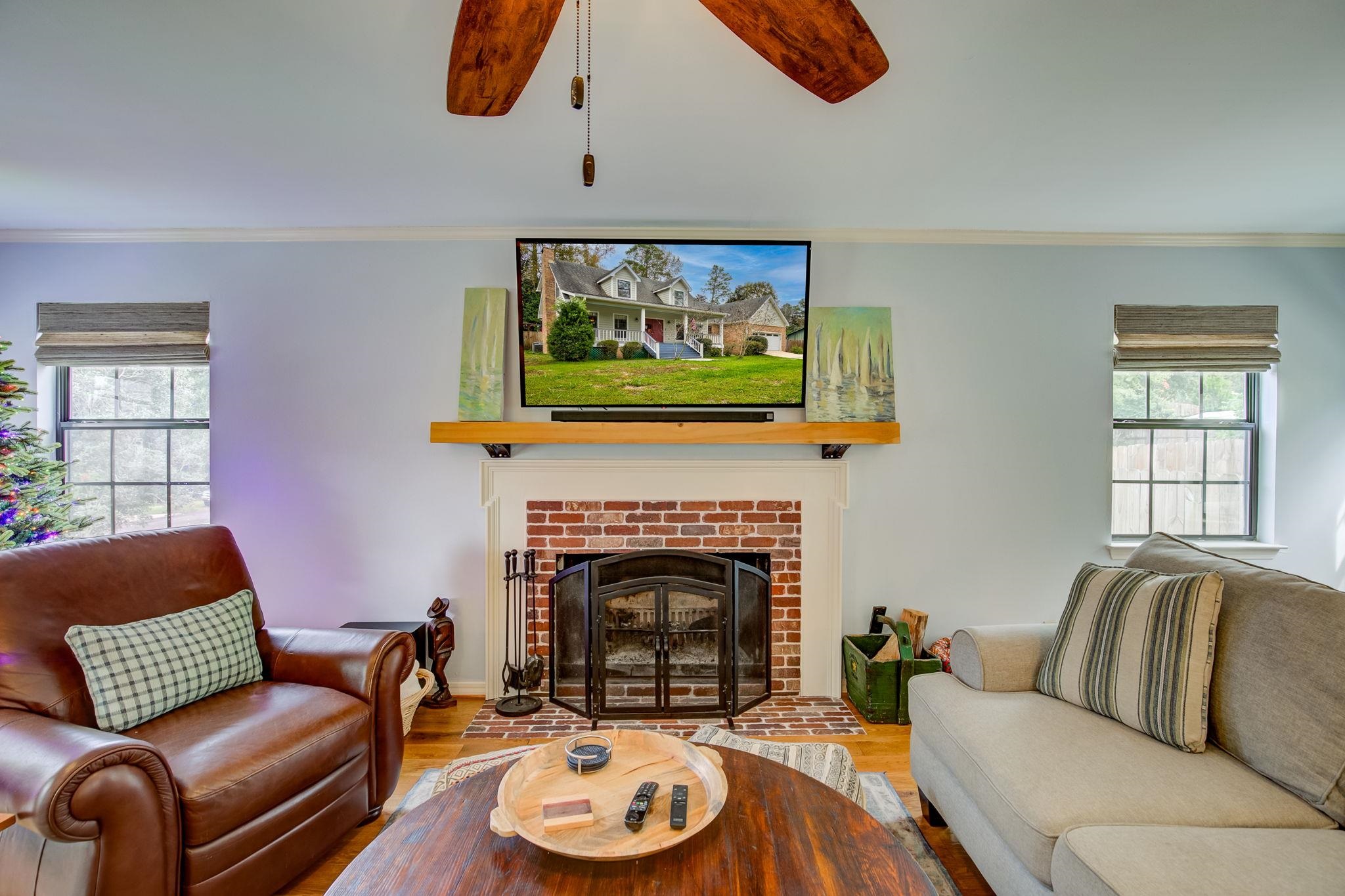 8 Soldiers Route Daphne, AL 36527 - Photo 4 of 42 Living Room