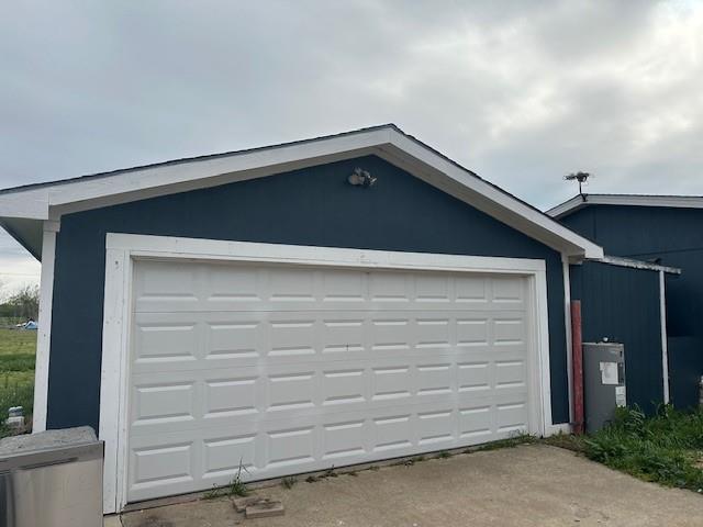 6827 Spring Branch Drive Krum, TX 76249 - Photo 2 of 12