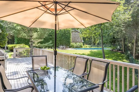 312 Noyack Road, Southampton, NY 11968