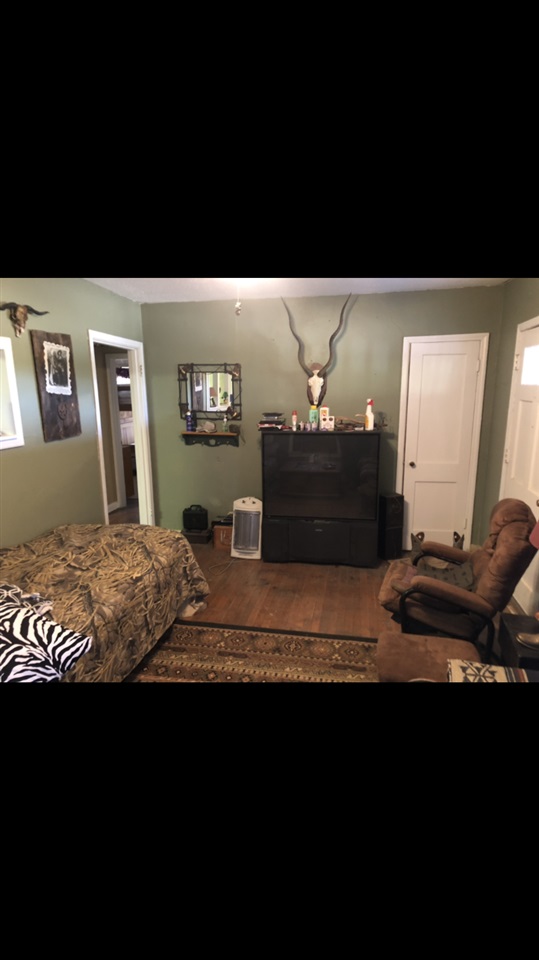 0 Sd94410 Rocksprings, TX 78880 - Photo 10 of 15 a black and white photo of a living room