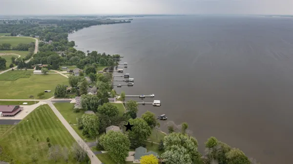 $1,100,000 | 9205 Willow Lane, Fremont, WI 54940