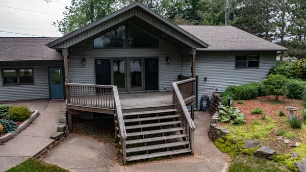 $1,100,000 | 9205 Willow Lane, Fremont, WI 54940