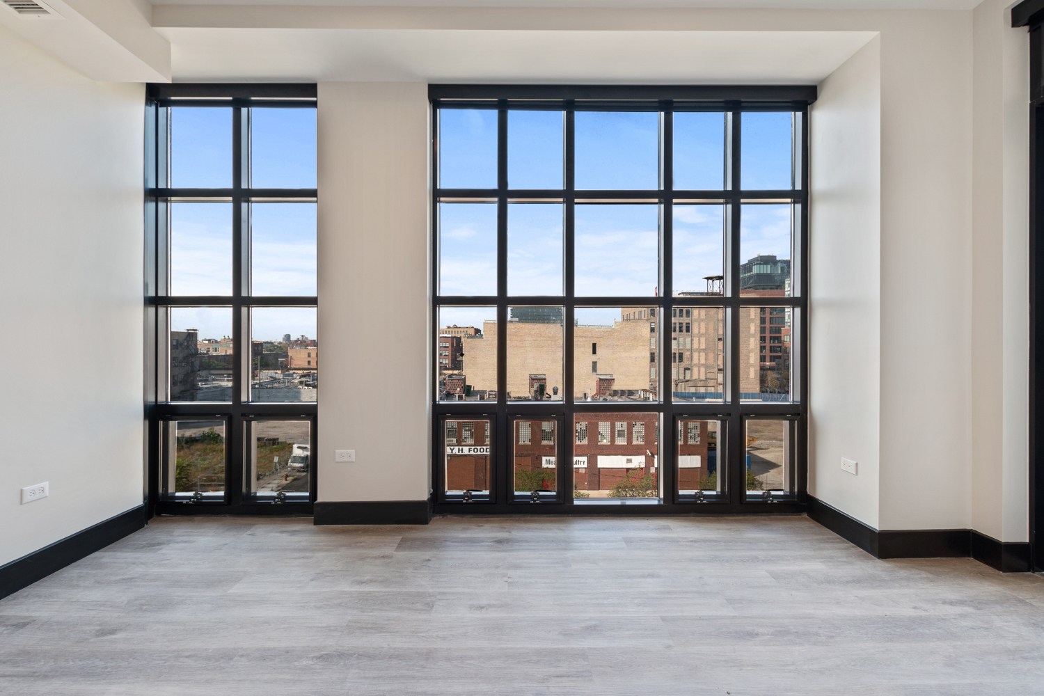 Undisclosed Address Chicago, IL 60607 - Photo 4 of 8 a view of an empty room with a window