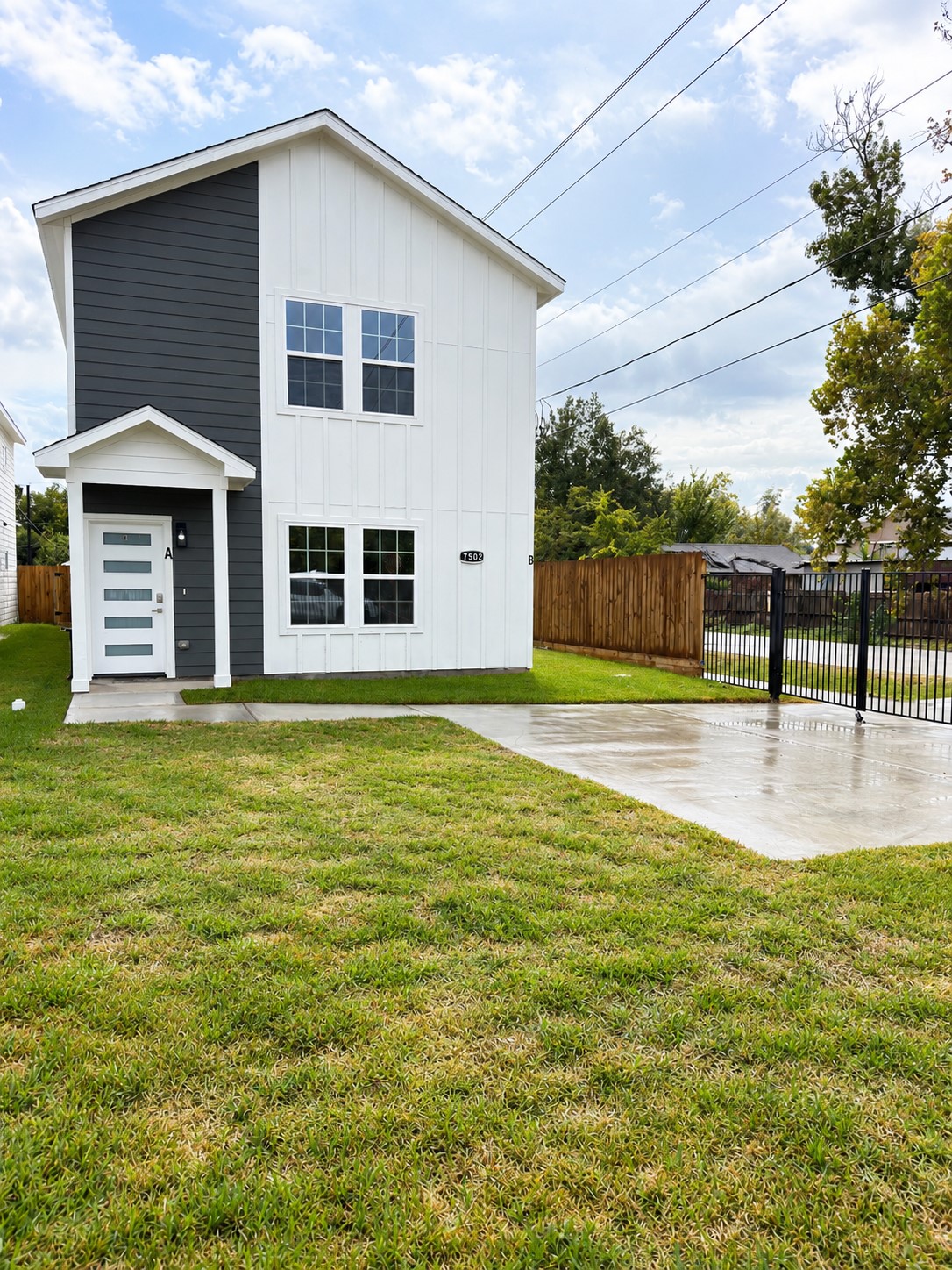 7502 Laura Koppe Road, Unit A Houston, TX 77028 - Photo 2 of 18 Welcome home to 7502 Laura Koppe Unit A.